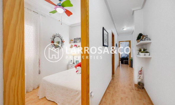 Resale - Apartment - Torrevieja - Playa del Acequión