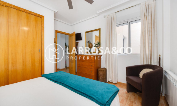 Resale - Apartment - Torrevieja - Playa del Acequión