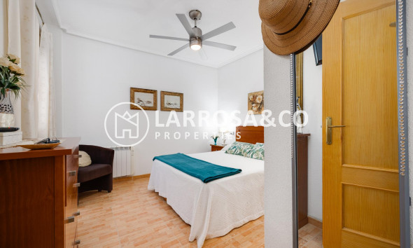 Resale - Apartment - Torrevieja - Playa del Acequión