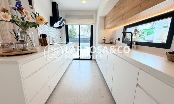 Resale - Detached House/Villa - Dolores - Costa Blanca