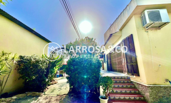 Resale - Detached House/Villa - Daya Vieja - Costa Blanca Sur