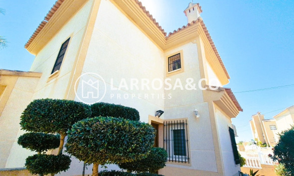 Resale - Detached House/Villa - Villamartin - Costa Blanca
