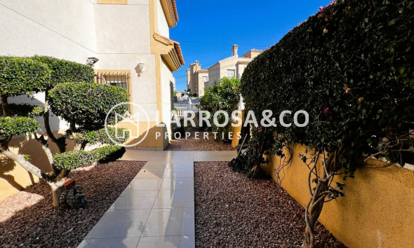 Resale - Detached House/Villa - Villamartin - Costa Blanca