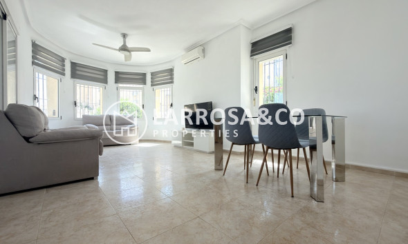 Resale - Detached House/Villa - Villamartin - Costa Blanca