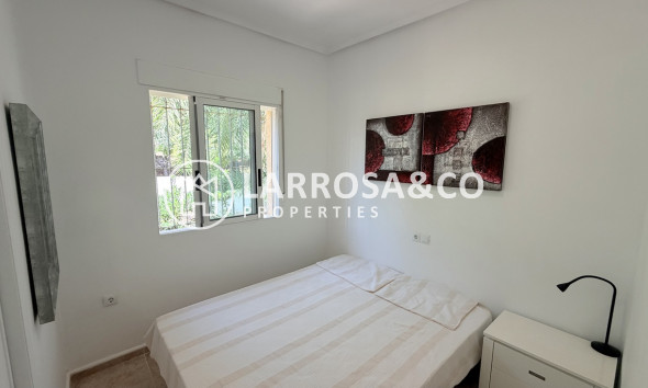 Resale - Detached House/Villa - Villamartin - Costa Blanca