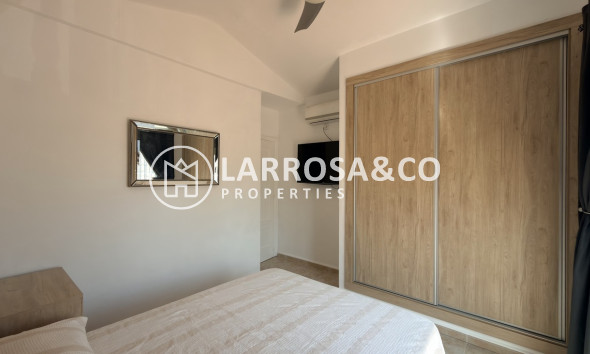 Resale - Detached House/Villa - Villamartin - Costa Blanca