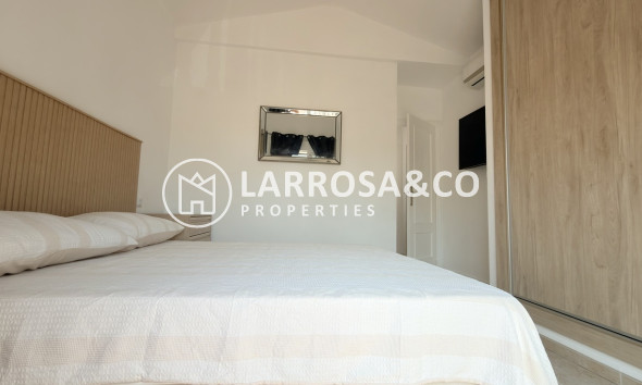 Resale - Detached House/Villa - Villamartin - Costa Blanca