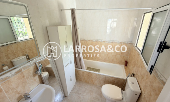 Resale - Detached House/Villa - Villamartin - Costa Blanca