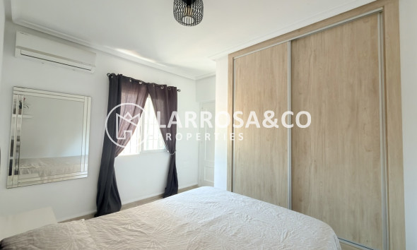Resale - Detached House/Villa - Villamartin - Costa Blanca