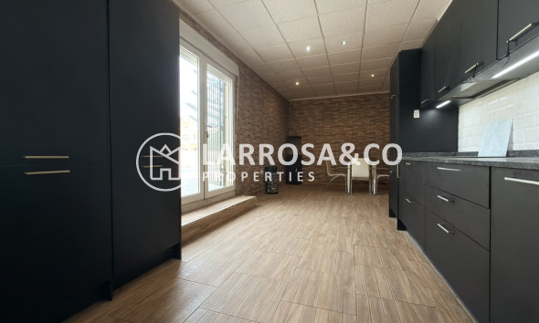 Resale - Detached House/Villa - Villamartin - Costa Blanca