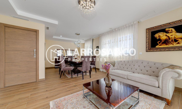 Resale - Detached House/Villa - Torrevieja - Los Balcones