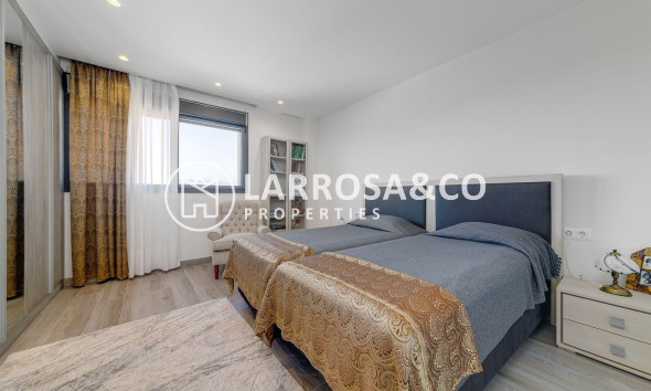 Resale - Detached House/Villa - Torrevieja - Los Balcones