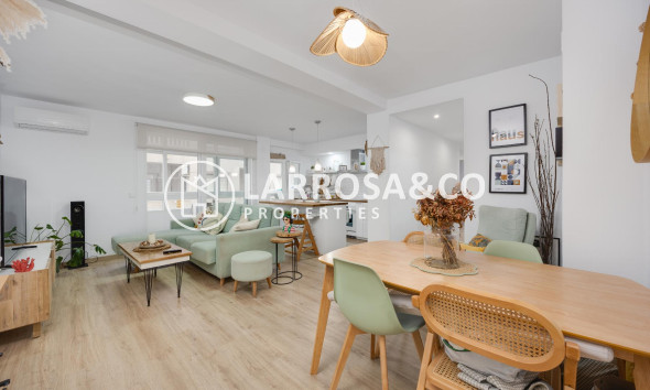 Resale - Apartment - Torrevieja - Playa de los Naufragos