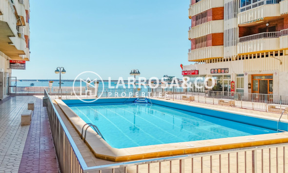 Resale - Apartment - Torrevieja - Playa del Acequión