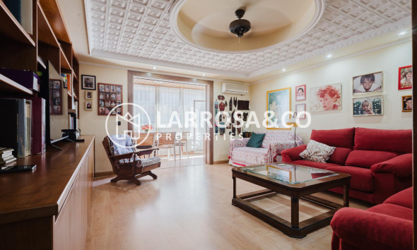 Resale - Apartment - Torrevieja - Playa del Acequión