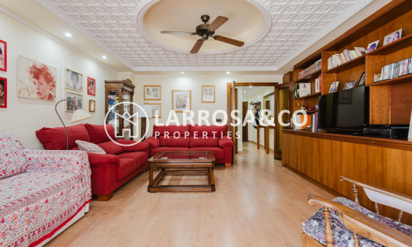 Resale - Apartment - Torrevieja - Playa del Acequión