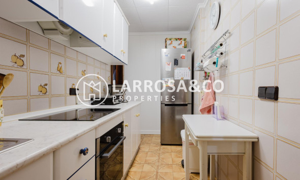 Resale - Apartment - Torrevieja - Playa del Acequión