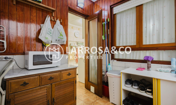 Resale - Apartment - Torrevieja - Playa del Acequión