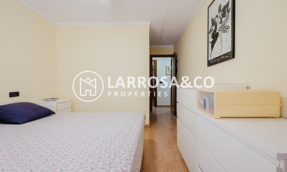 Resale - Apartment - Torrevieja - Playa del Acequión