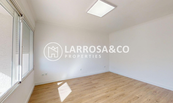 Resale - Bungalow - Orihuela costa - Villamartin 