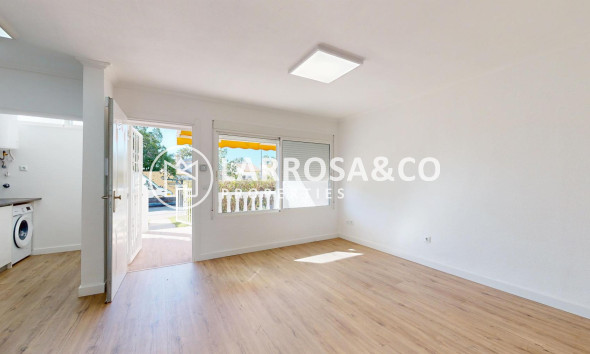 Resale - Bungalow - Orihuela costa - Villamartin 