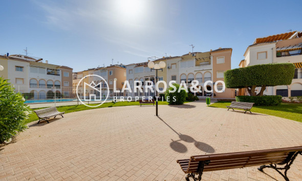 Resale - Bungalow - Torrevieja - Playa de los Naufragos