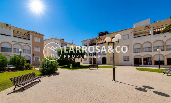 Resale - Bungalow - Torrevieja - Playa de los Naufragos
