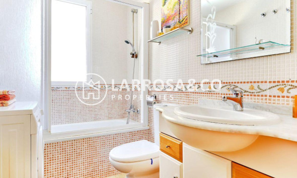 Resale - Apartment - Orihuela costa - Campoamor