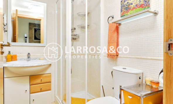 Resale - Apartment - Orihuela costa - Campoamor