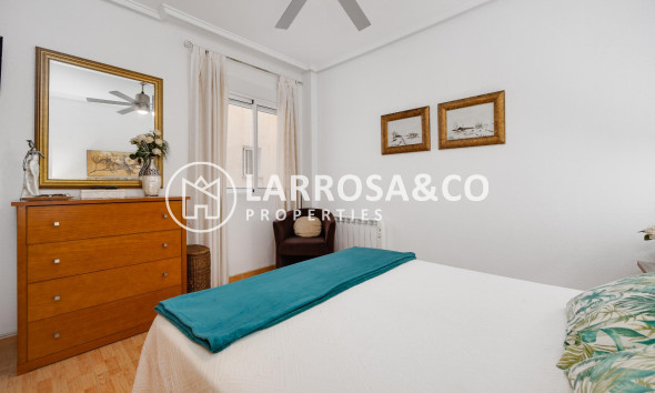 Resale - Apartment - Torrevieja - Playa del Acequión