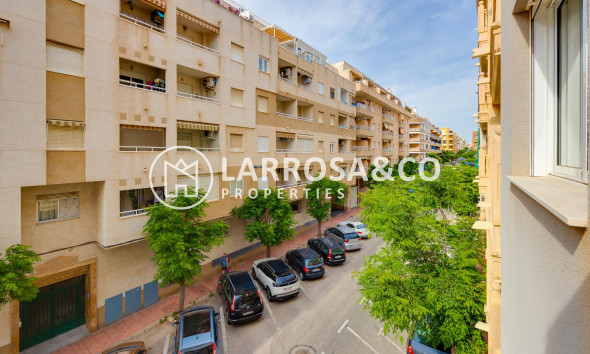 Resale - Apartment - Torrevieja - Playa del Acequión