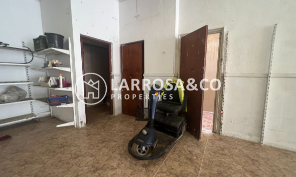 Resale - Commercial space - Guardamar del Segura - Cervantes