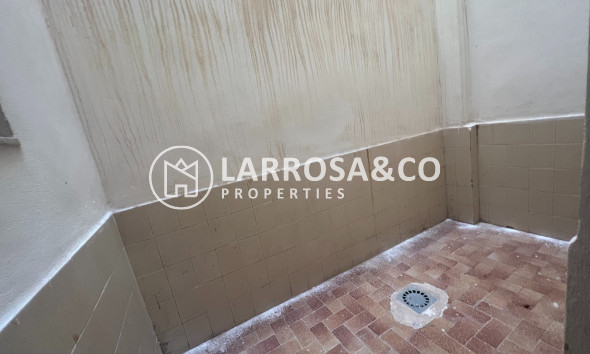 Resale - Commercial space - Guardamar del Segura - Cervantes