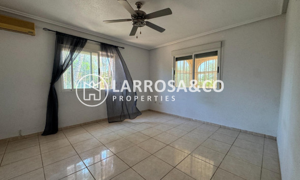 Resale - Country house - Dolores - Comunidad valenciana