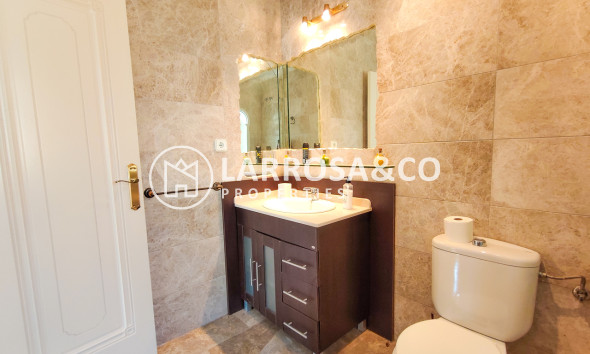 Resale - Detached House/Villa - Villamartin - Costa Blanca