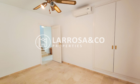 Resale - Detached House/Villa - Villamartin - Costa Blanca