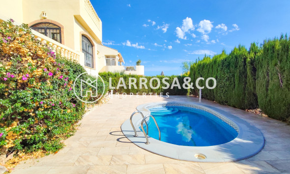 Resale - Detached House/Villa - Villamartin - Costa Blanca