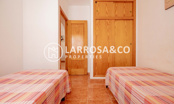 Resale - Apartament / Duplex - Torrevieja - Playa de los locos