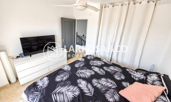 Resale - Detached House/Villa - Villamartin - Costa Blanca