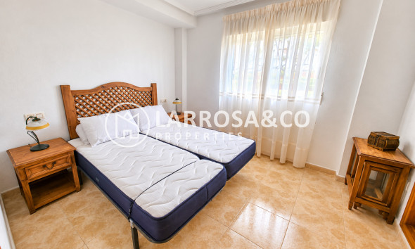 Resale - Apartment - Villamartin - Costa Blanca