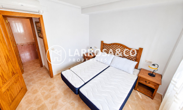Resale - Apartment - Villamartin - Costa Blanca