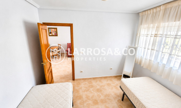Resale - Apartment - Villamartin - Costa Blanca