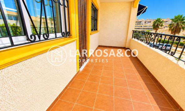 Resale - Apartment - Villamartin - Costa Blanca