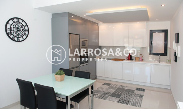 Resale - Apartment - Pilar de la Horadada - Mil Palmeras