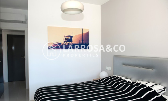Resale - Apartment - Pilar de la Horadada - Mil Palmeras