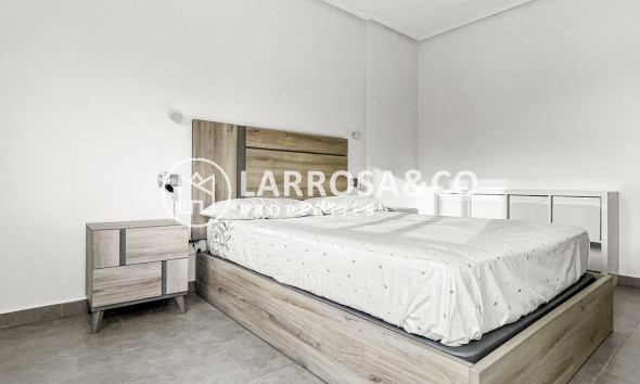 Resale - Semi-detached house - Pilar de la Horadada - Costa Blanca