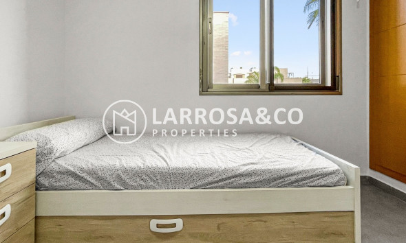 Resale - Semi-detached house - Pilar de la Horadada - Costa Blanca