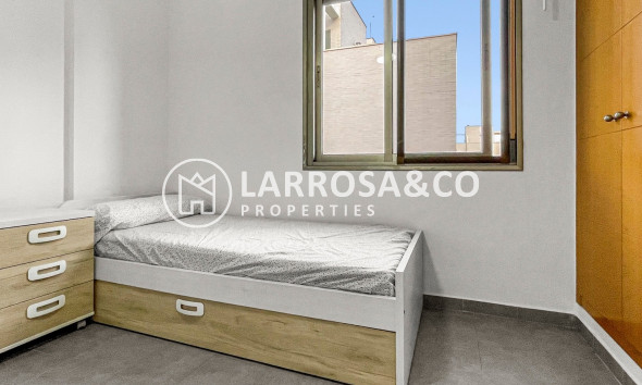 Resale - Semi-detached house - Pilar de la Horadada - Costa Blanca