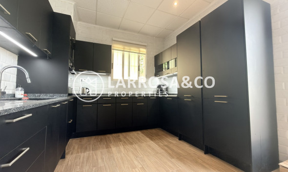 Resale - Detached House/Villa - Villamartin - Costa Blanca