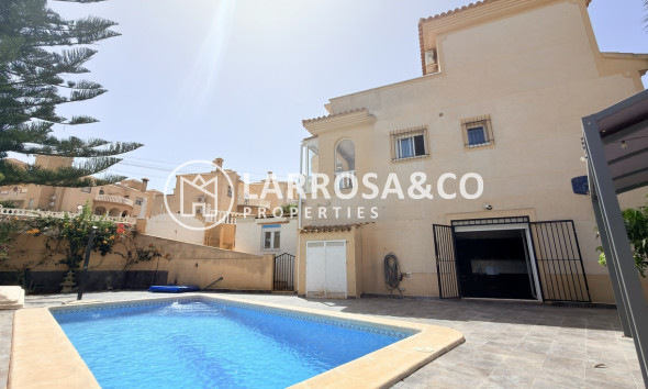 Resale - Detached House/Villa - Villamartin - Costa Blanca
